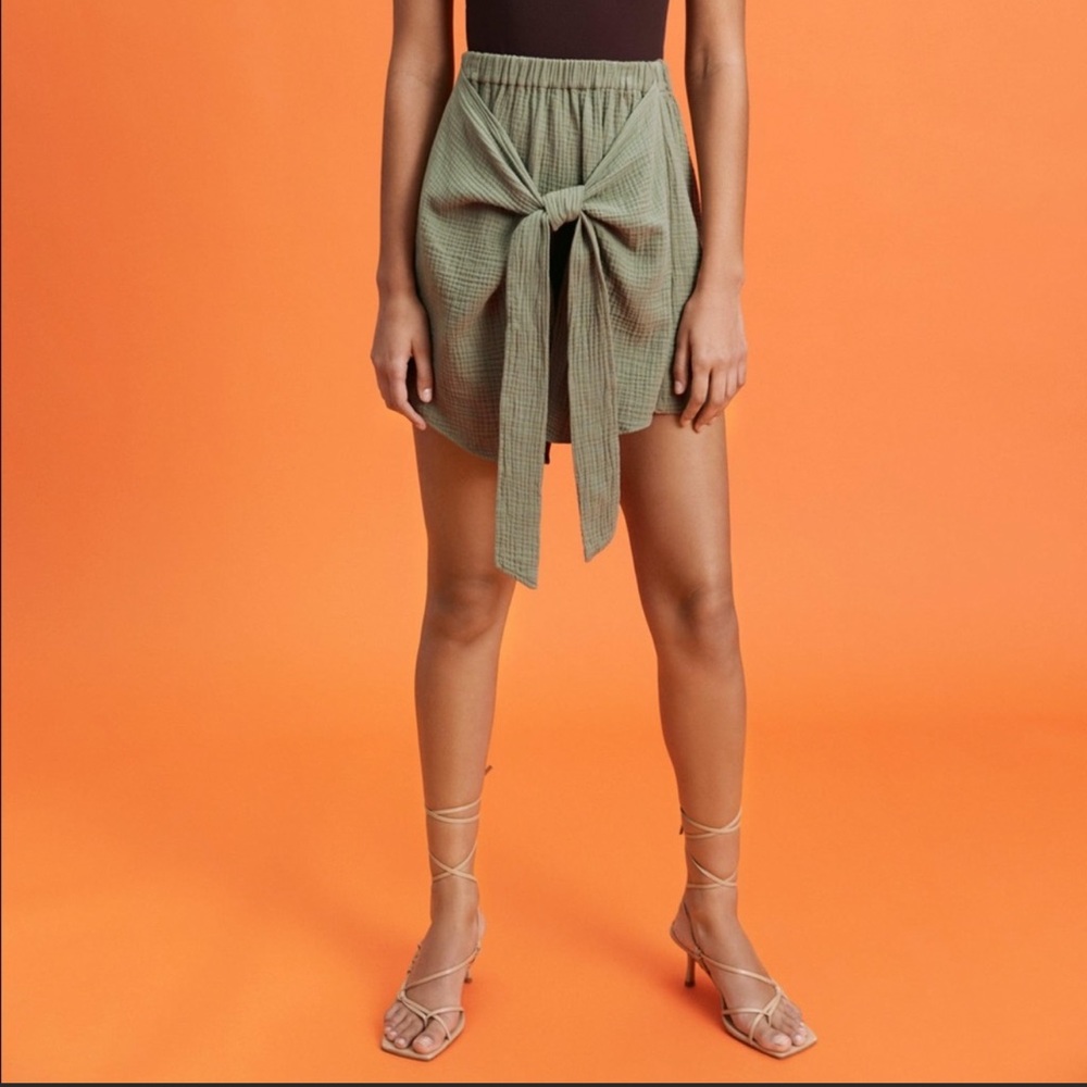 Zara women Light Khahi Soft Knotted mini Skirt size Small